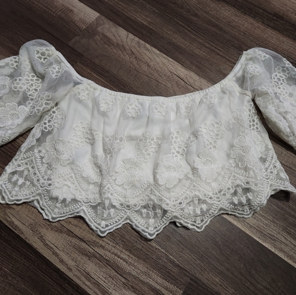 Lace Crop Top White Size Small Off Shoulder Bohemian Look - Picture 4 of 5